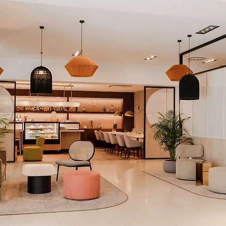 兹卓尤瓦沙滩酒店 科沃布热格