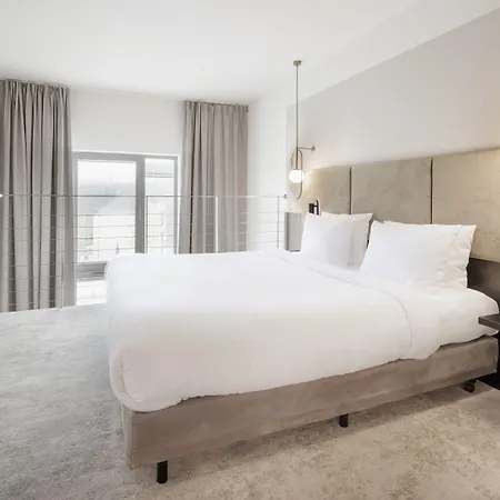 兹卓尤瓦沙滩酒店 酒店 科沃布热格