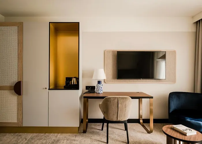 Royal Tulip Szálloda 5*